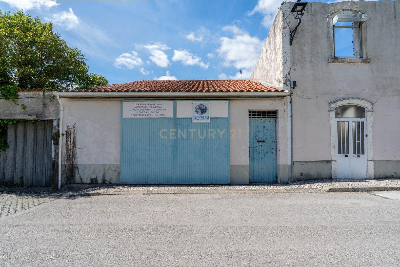 Fotografia 2 de Armazém para Recuperação em Lousã, Coimbra - 110m²