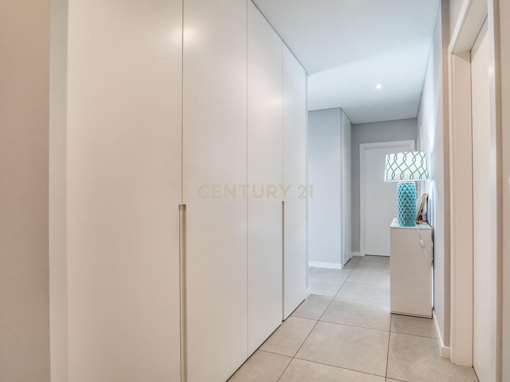 Luxuoso apartamento T2+1 com vista mar - Albufeira - Image 9
