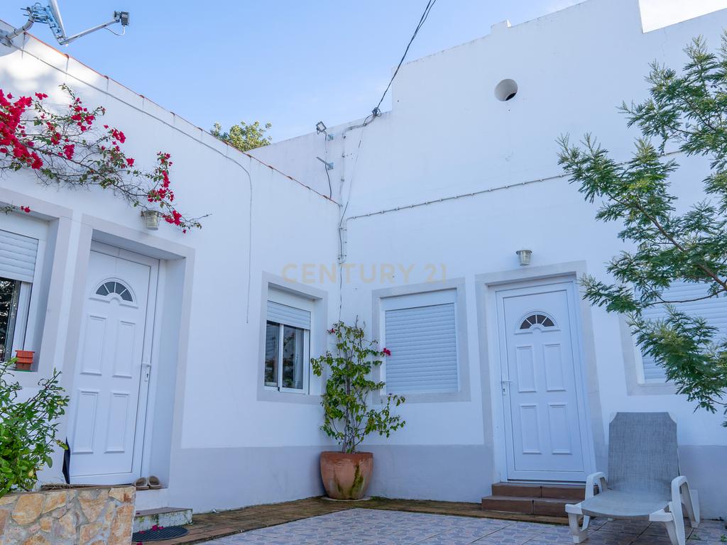 Quinta dos Netos em Santa Catarina da Fonte do Bispo - Image 1