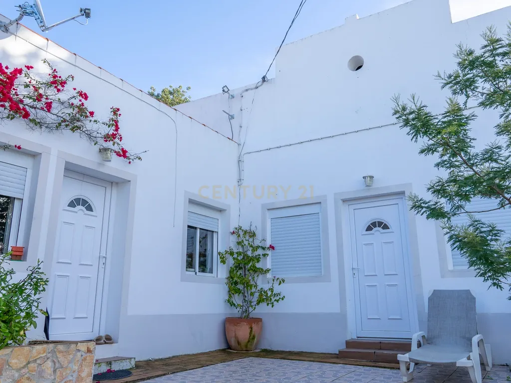 Quinta dos Netos em Santa Catarina da Fonte do Bispo - Image 1