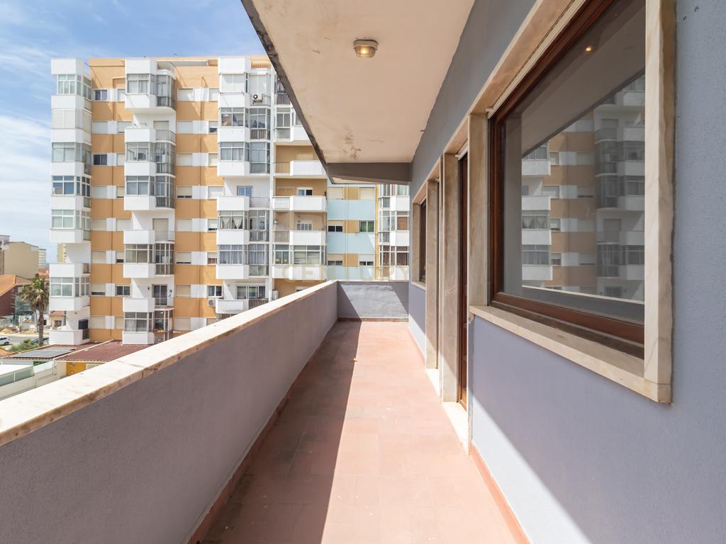 Apartamento T2 para arrendamento no centro da Costa da Caparica - Image 38