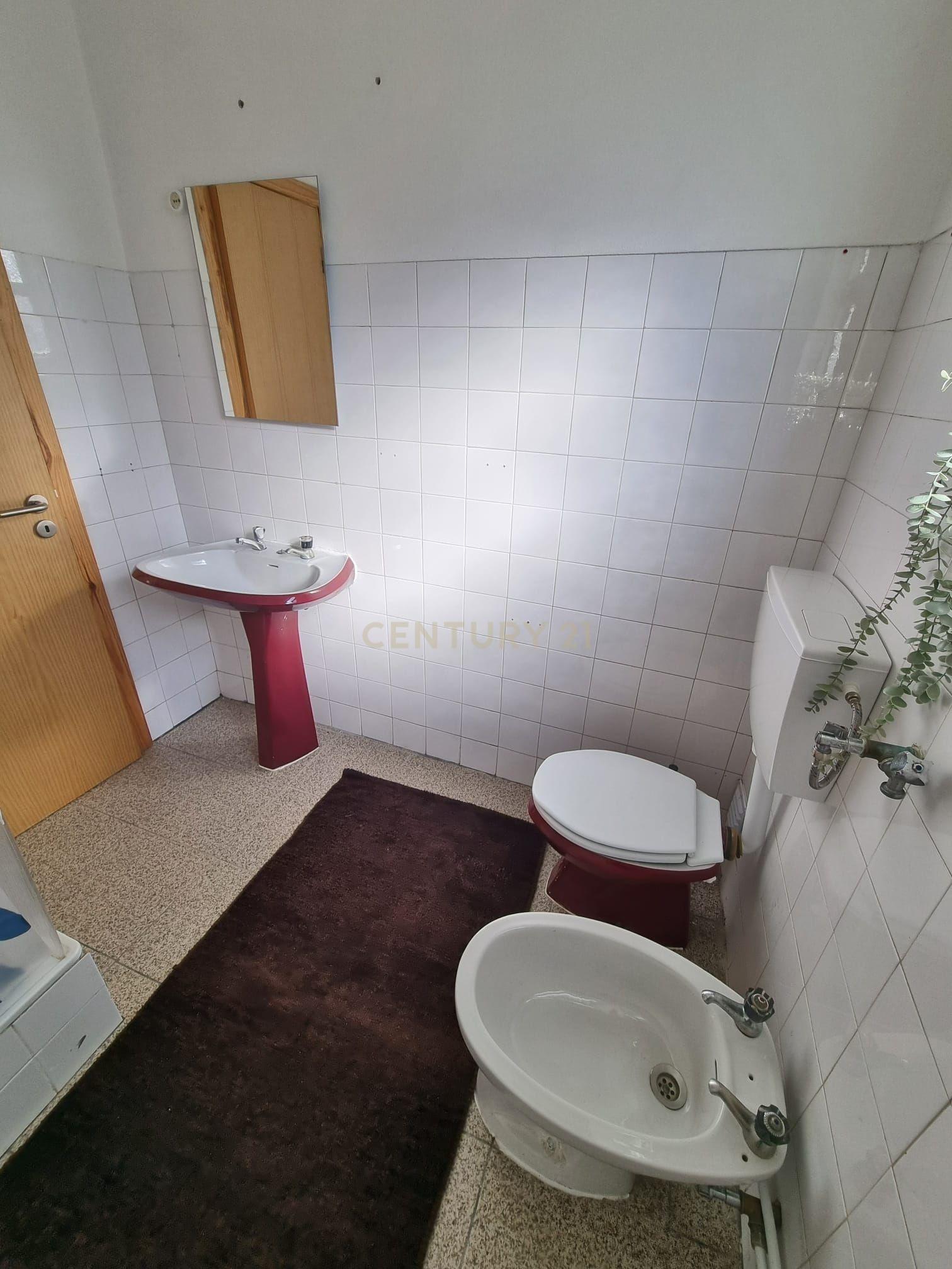 Fotografia 7 de Moradia T2 Renovada com Quintal | Vimieiro, Santa Comba Dão