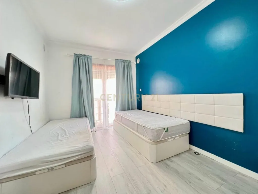 Apartamento T3 em Azambuja com Vista Panorâmica e Garagem - Image 6