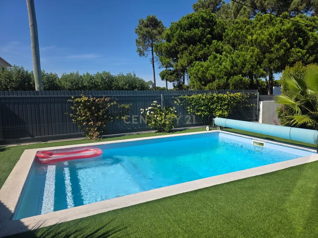 Moradia T3 com piscina e vista mar na Lagoa de Albufeira - Image 4