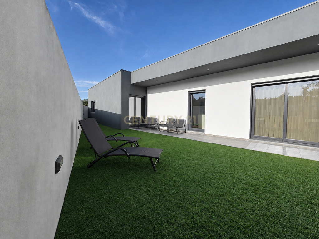 Moradia T3 térrea, moderna e pronta a habitar - Image 30