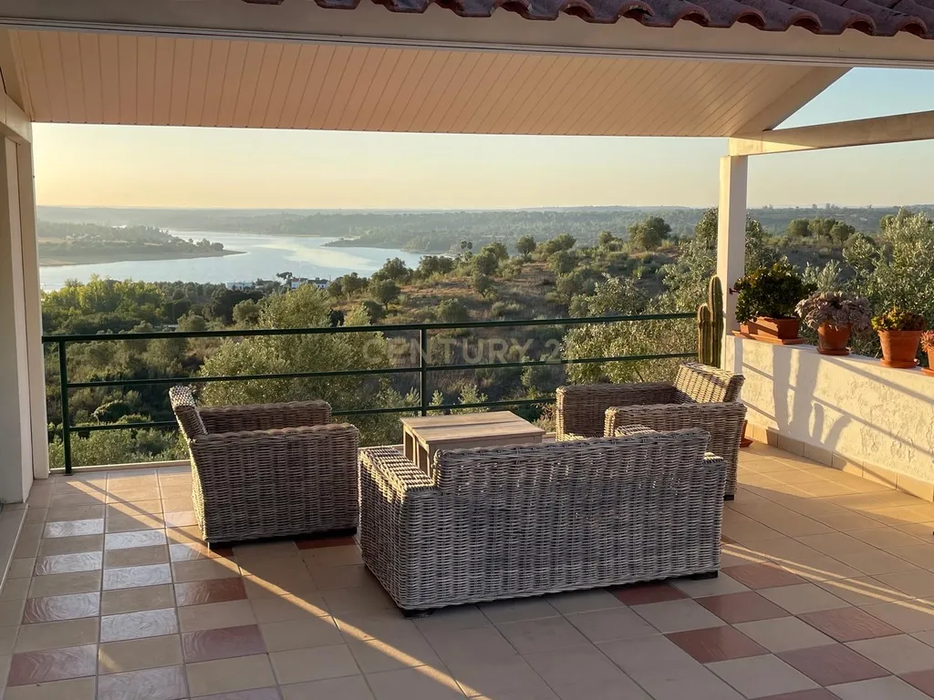 Montargil - Moradia Única com Vista Panorâmica sobre a Albufeira e terreno de 4 ha. Em Venda! - Image 1