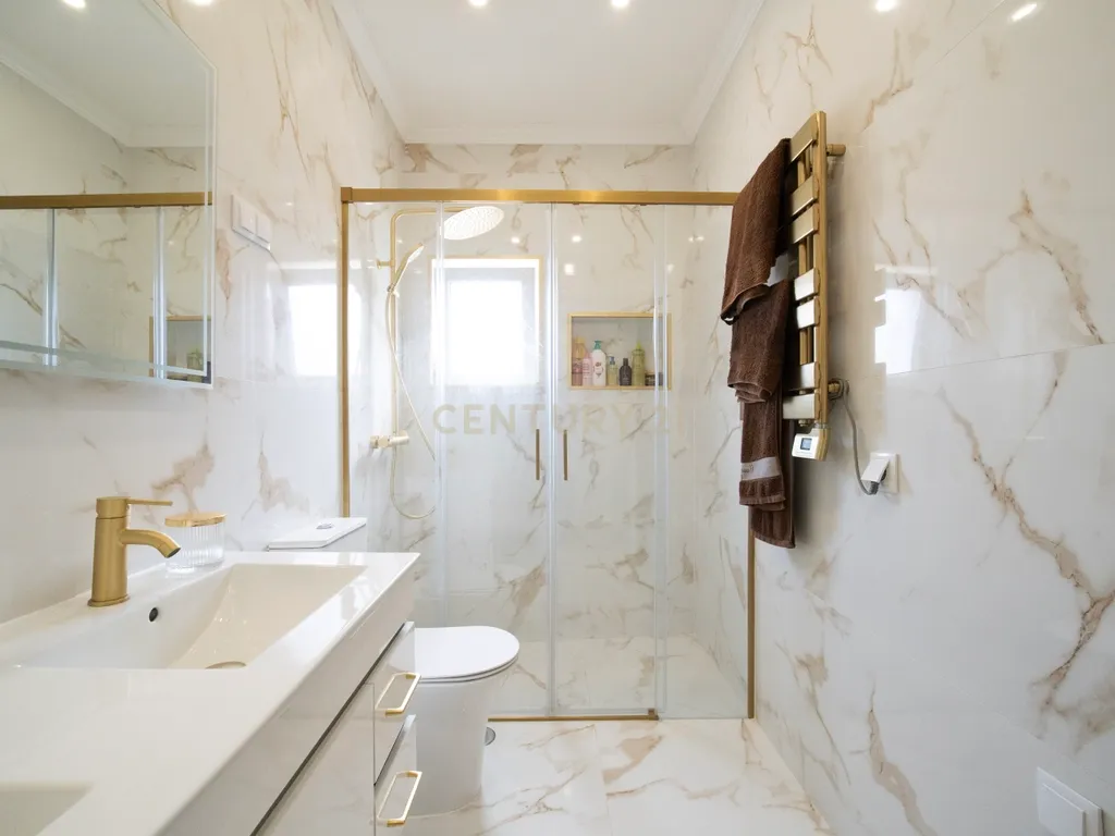 Moradia T2 Renovada, com 119 m² de Logradouro - Image 11