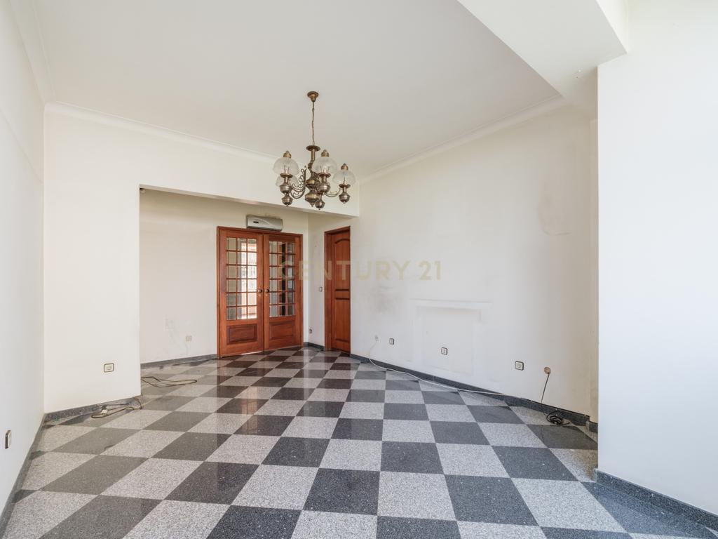 Apartamento T3 92 m² | Arrecadação - Queluz - Image 11