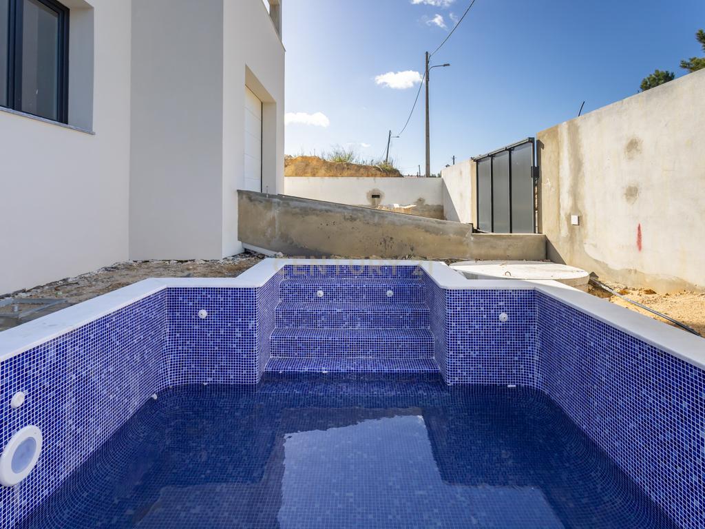 Carisma e boas áreas na sua Moradia Nova T4 Suites!!! no Pinhal do General - Image 89