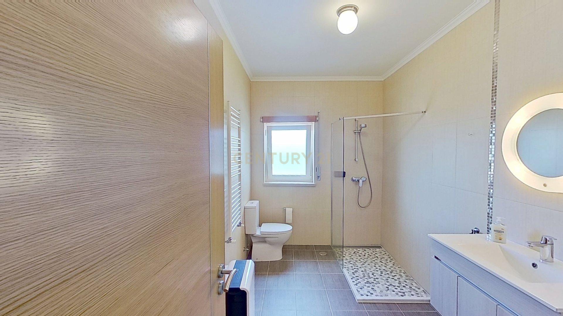 Moradia T3+1 em Alenquer com Vista Panorâmica e Piscina - Image 20