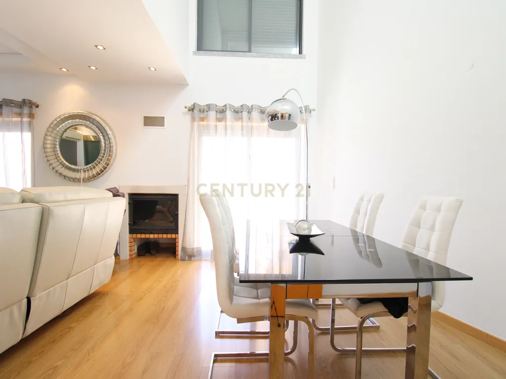 Moradia Contemporânea V3+1 Seixal - Image 23