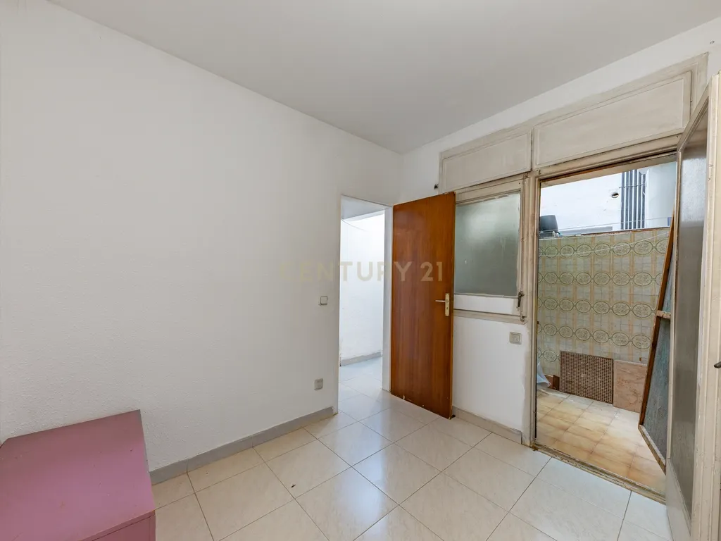 Apartamento luminoso com varanda e pátio na La Bòbila – Sitges - Image 17