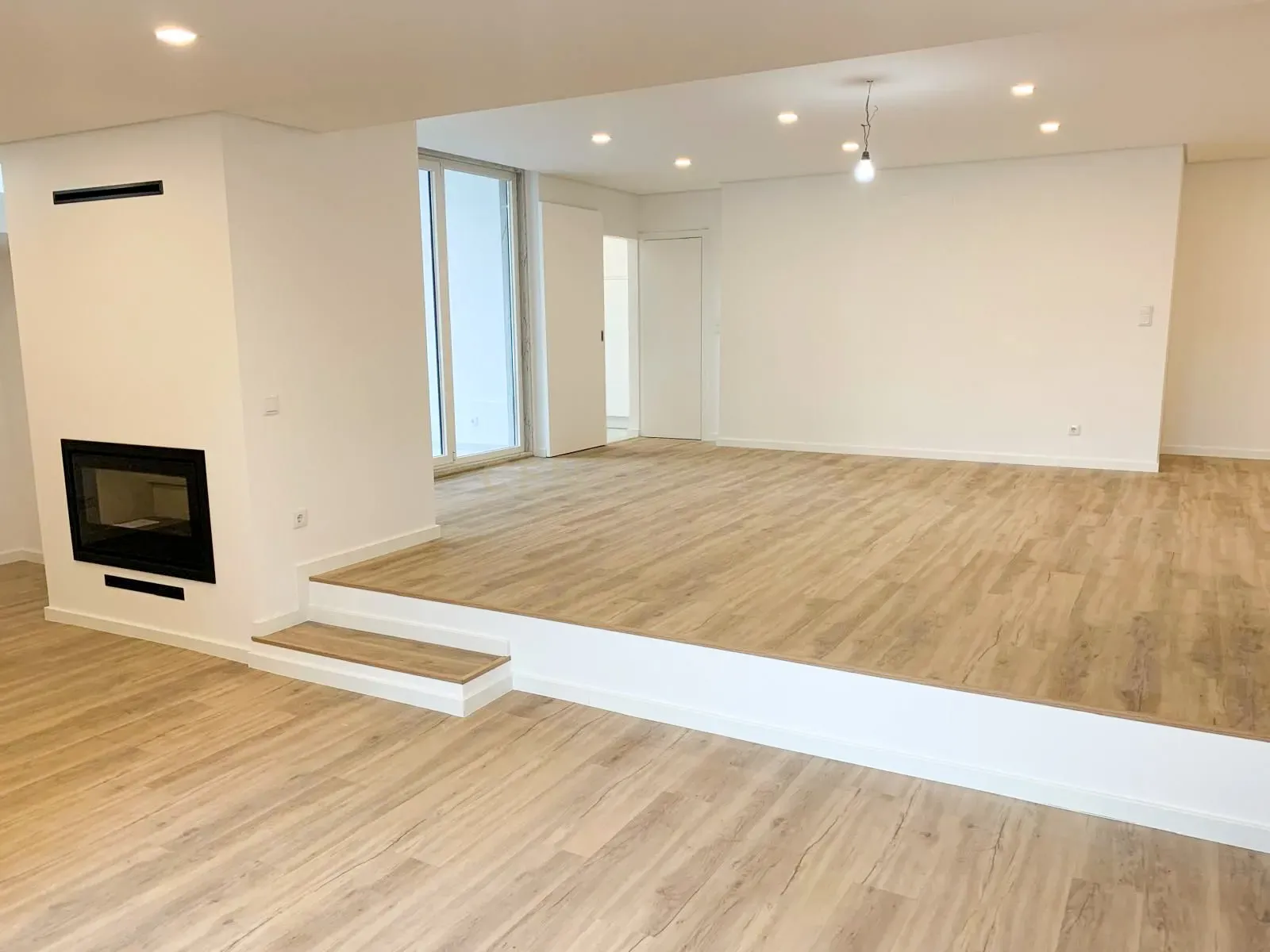 T4 nas Torres de Alfragide | 4 Suítes e 172 m² de Elegância e Conforto