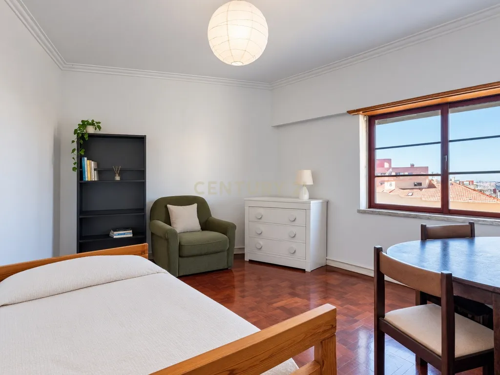 Fantástico Apartamento T3 com Excelente Luminosidade no Chapim, Odivelas - Image 14