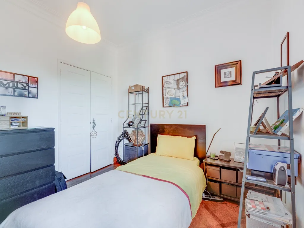 Fantástico Apartamento na Av. João XXI, com uma localização estratégica. - Image 21