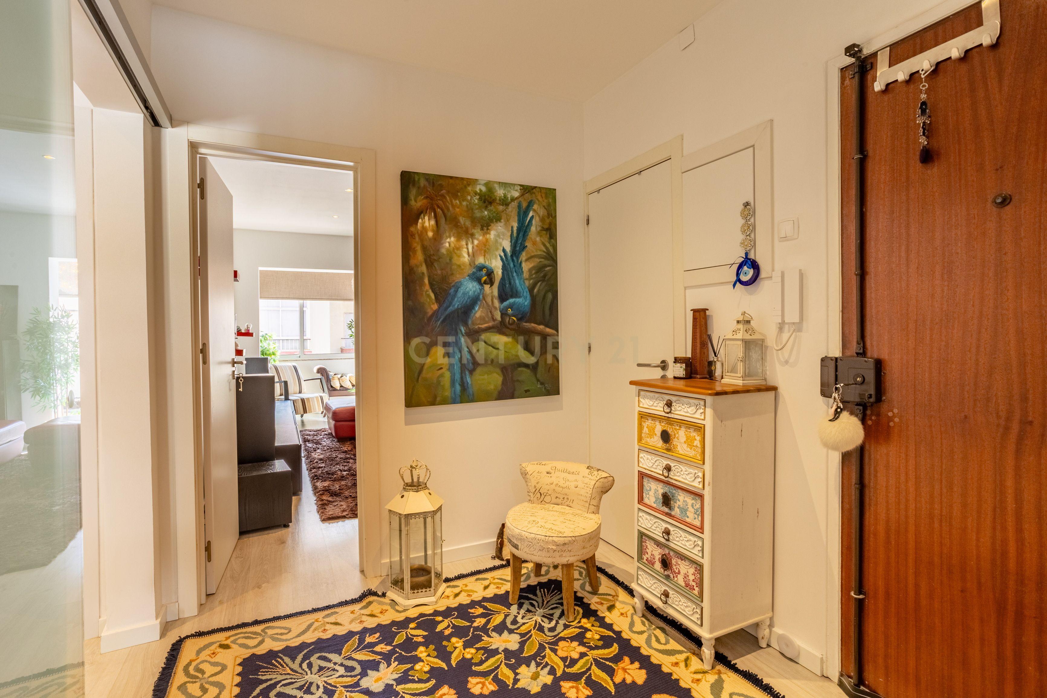 Fotografia 6 de Apartamento T2 Remodelado | Excelente Localização | Odivelas
