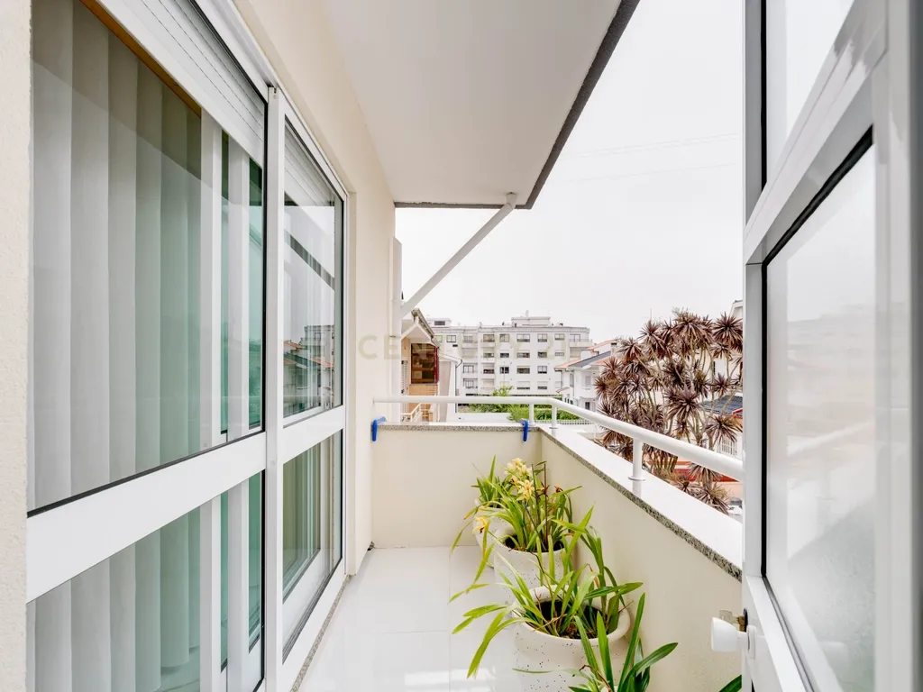 T2+2 Duplex c/ Sótão amplo (248m²) | S. Félix Marinha - Image 17