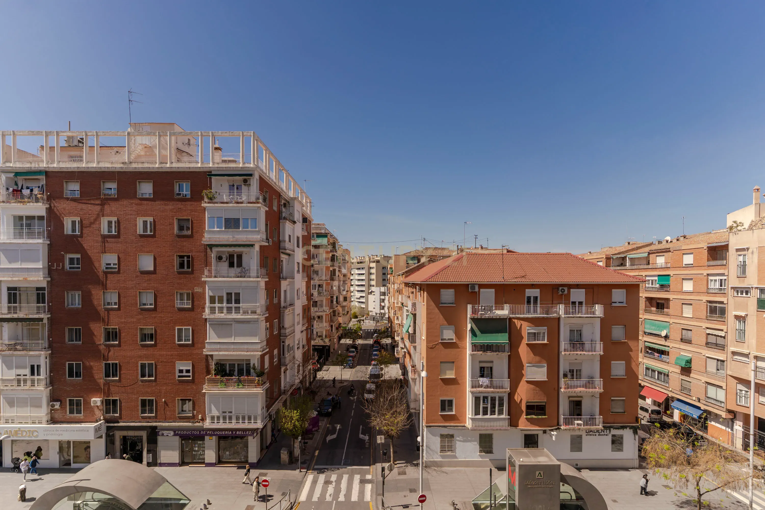 Espaçoso apartamento de 141 m2 no centro de Granada com vista panorâmica do Caminho de Ronda - Image 19