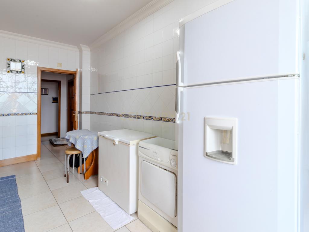 Apartamento T2, Centro da Marinha Grande - Image 5