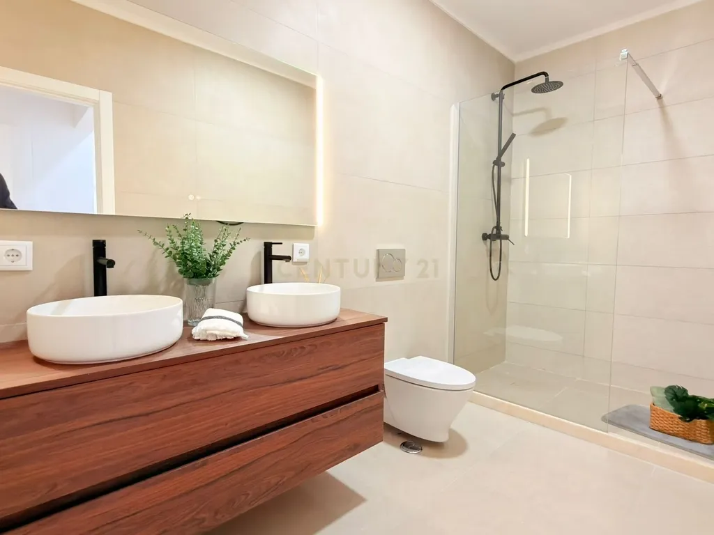 Espaçoso Apartamento T3 em Benfica - Image 3