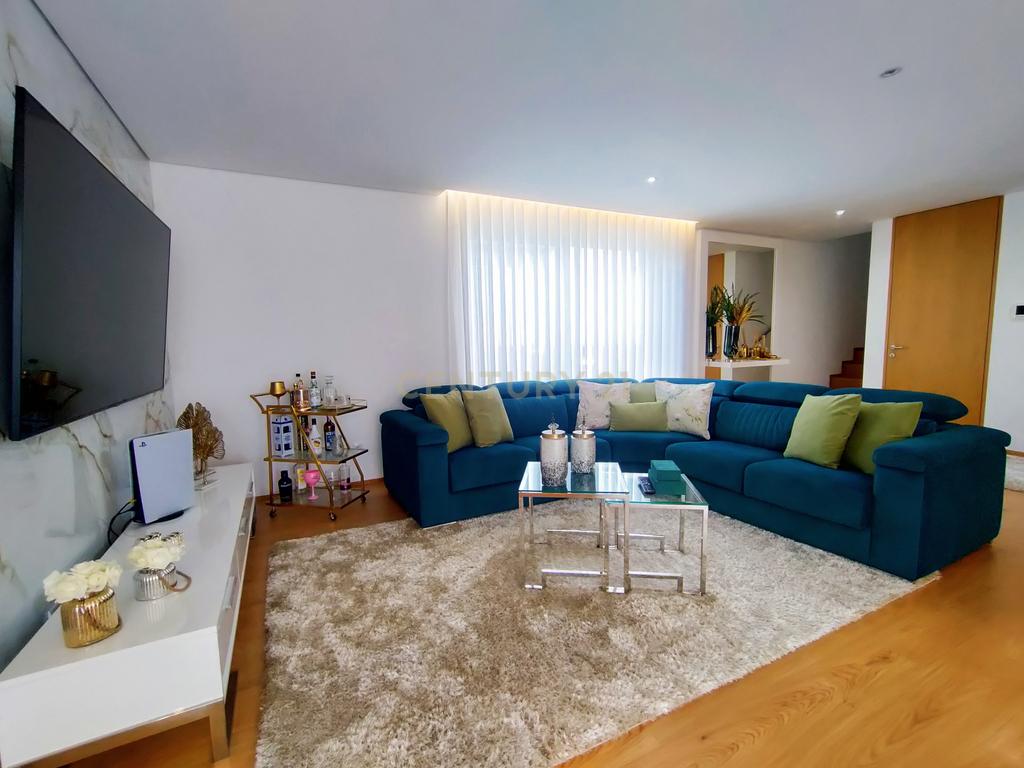 Moradia T4 Moderna com Piscina e Jardim – Touguinha - Image 46