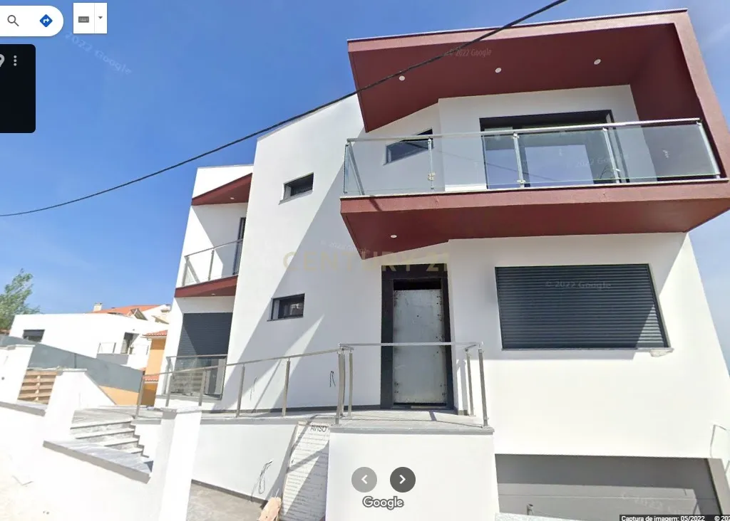 Moradia T4+1 de Luxo em Famões – Elegância, Conforto e Localização Premium - Image 3