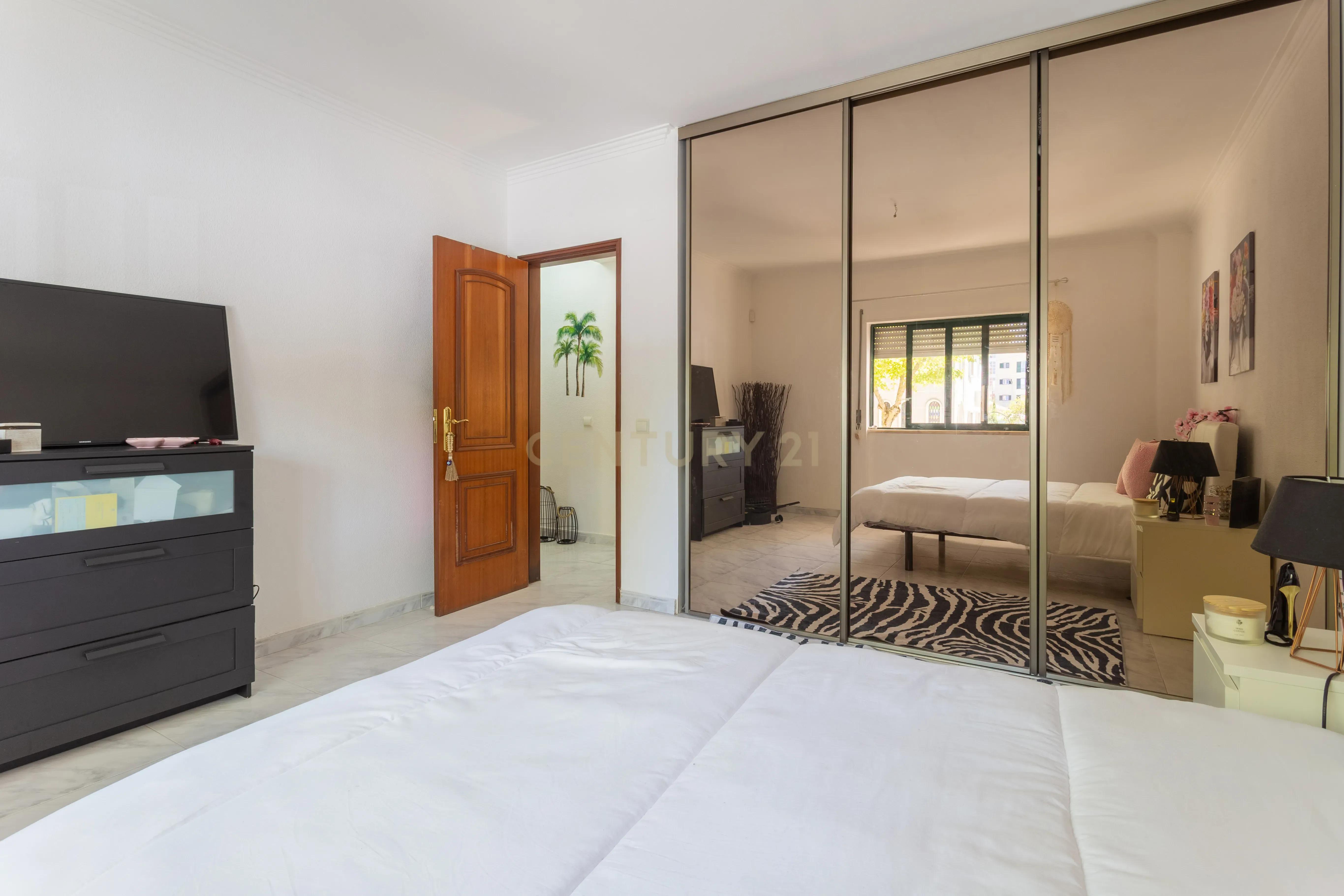 Fotografia 12 de T2 totalmente remodelado | 75 m² | Quinta de Santo António | Costa da Caparica