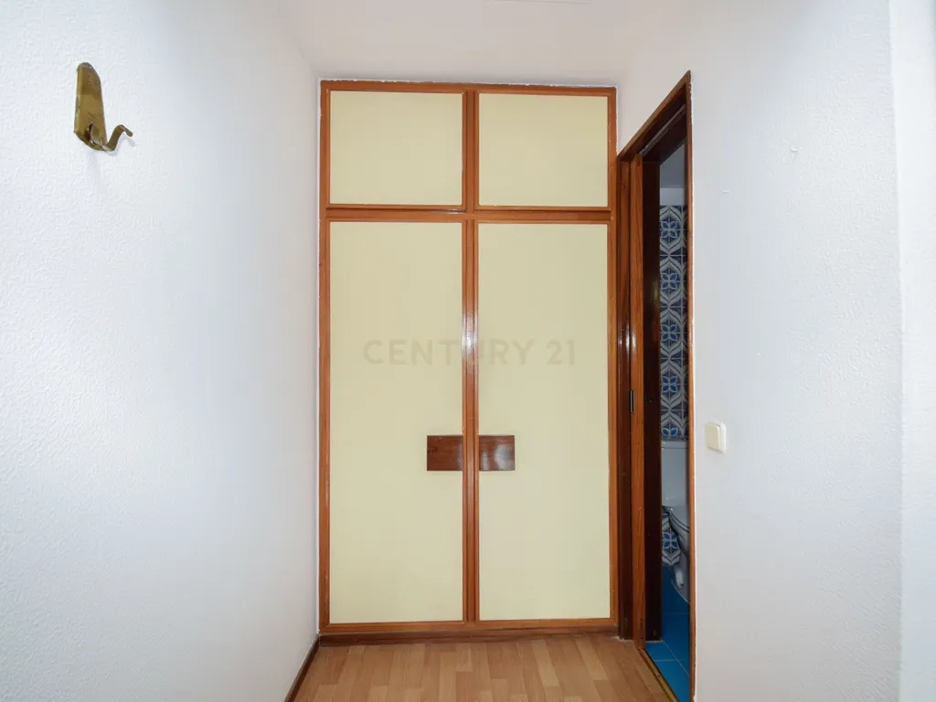 Apartamento T1 com Vista Mar em Carcavelos - Image 10