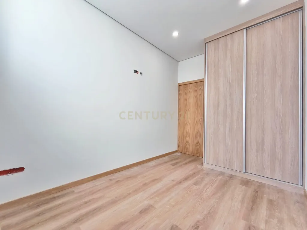 Apartamento T3 arrendado -com 6,5% rendimento - S. Mamede Infesta - Image 13