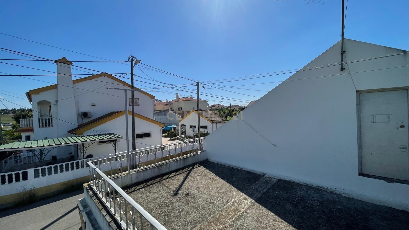 Moradia Isolada inserida em lote de terreno com 300m2 no Penteado - Image 3