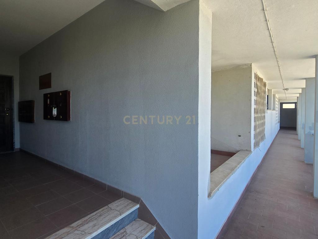 T3 com Lareira, 101m² e Duas Frentes no Centro do Barreiro - Image 15