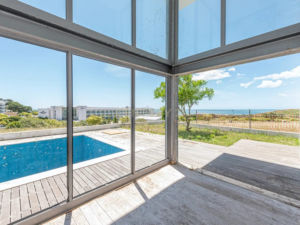 Moradia de Arquitetura Contemporânea na Aldeia dos Capuchos, Vista Mar, Rio e Cidade, com Garagem, Elevador, Piscina e Cobertura com Vista Panorâmica 360º. - Image 13