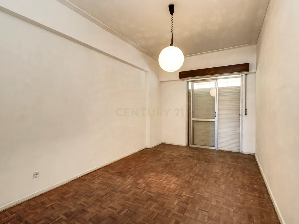 Apartamento T4 com 129 m² e estacionamento — Calçada do Tojal, oportunidade para remodelação total - Image 19