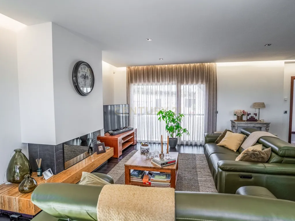 Moradia Moderna e Eficiente com 4 Quartos Próxima de Leiria - Image 6