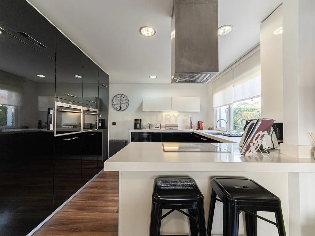 Moradia Geminada T4 em Carcavelos, Sassoeiros - Image 29