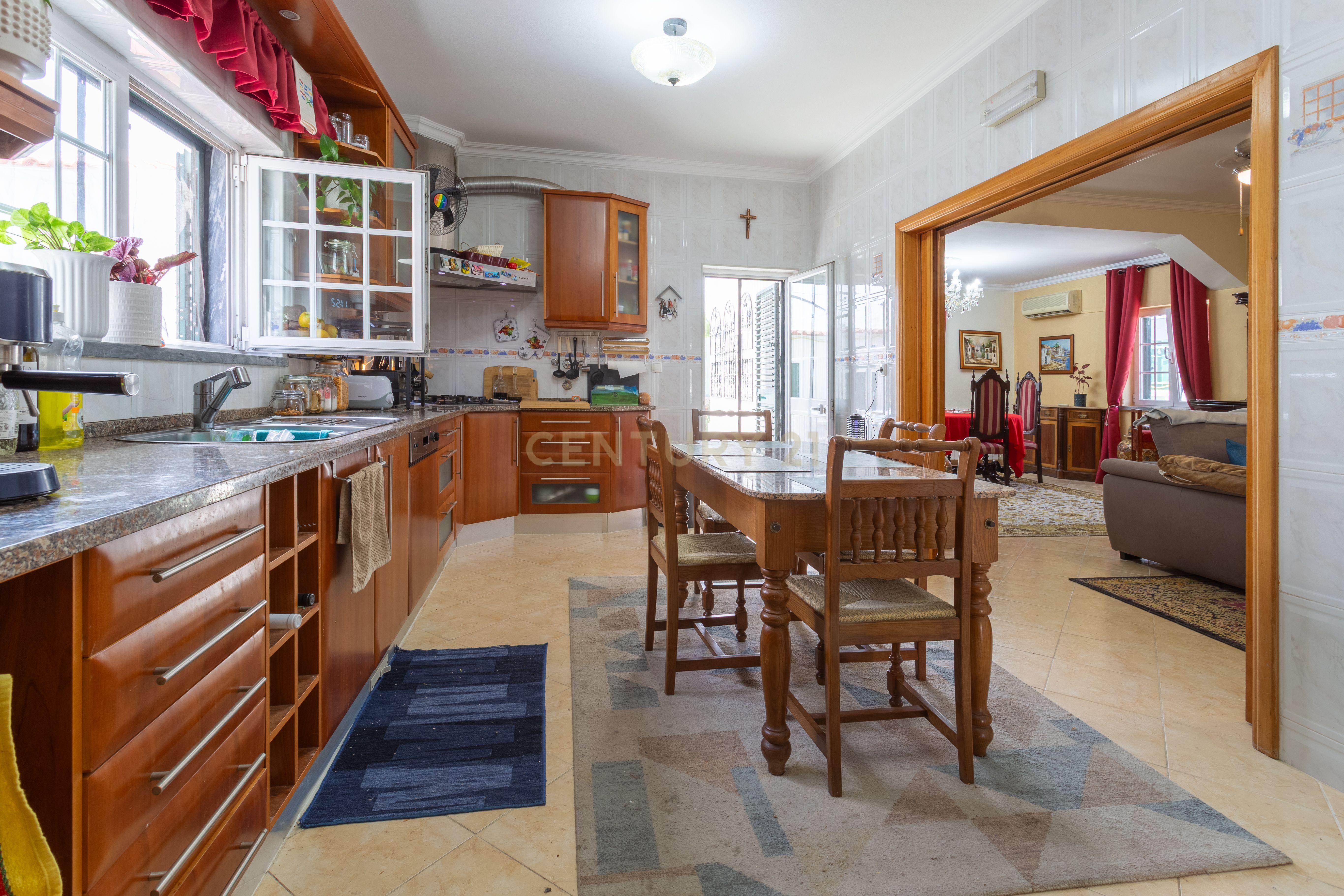 Fotografia 9 de Moradia Isolada T4 na Quinta do Anjo – Conforto, Espaço e Eficiência Energética