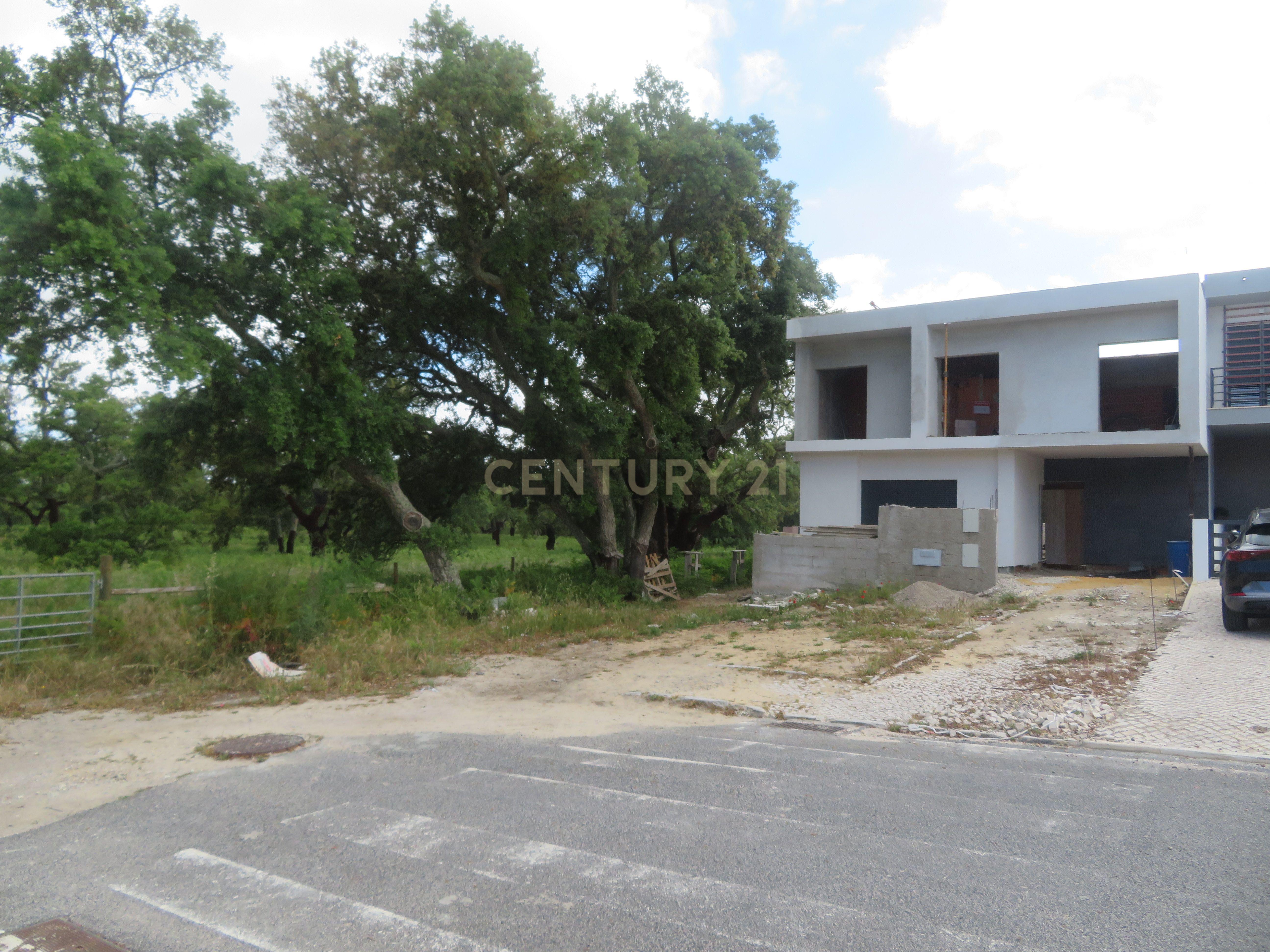 Fotografia 6 de Moradia T4+1 em topo de banda em Alto das Vinhas, Sesimbra, Setúbal - Em Construção