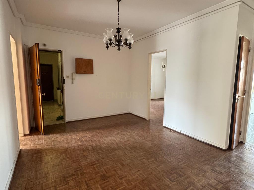 Apartamento T4 em Almada em frente ao metro de superfície! - Image 12
