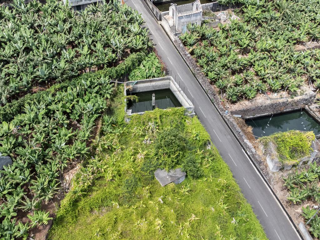 Terreno com 6.896m² e Moradia com Vista Mar - Image 14