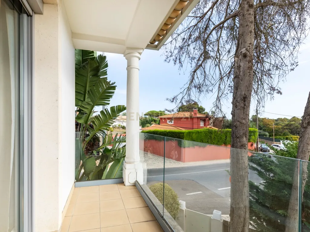 Moradia T5 de Luxo com Piscina, Ginásio, Sauna e Garrafeira em Birre, Cascais - Image 56