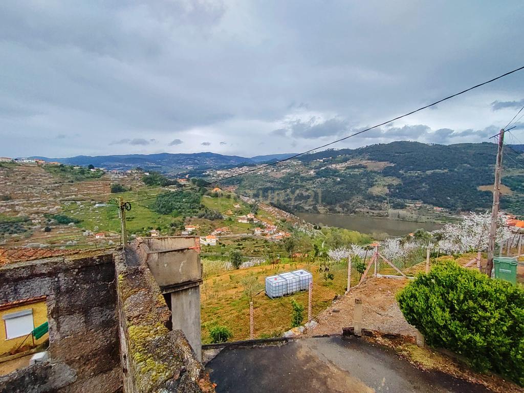 Moradia para reconstruir com terreno, refúgio paradisíaco perto da praia fluvial de Porto de Rei, S. Martinho de Mouros, Resende - Image 8