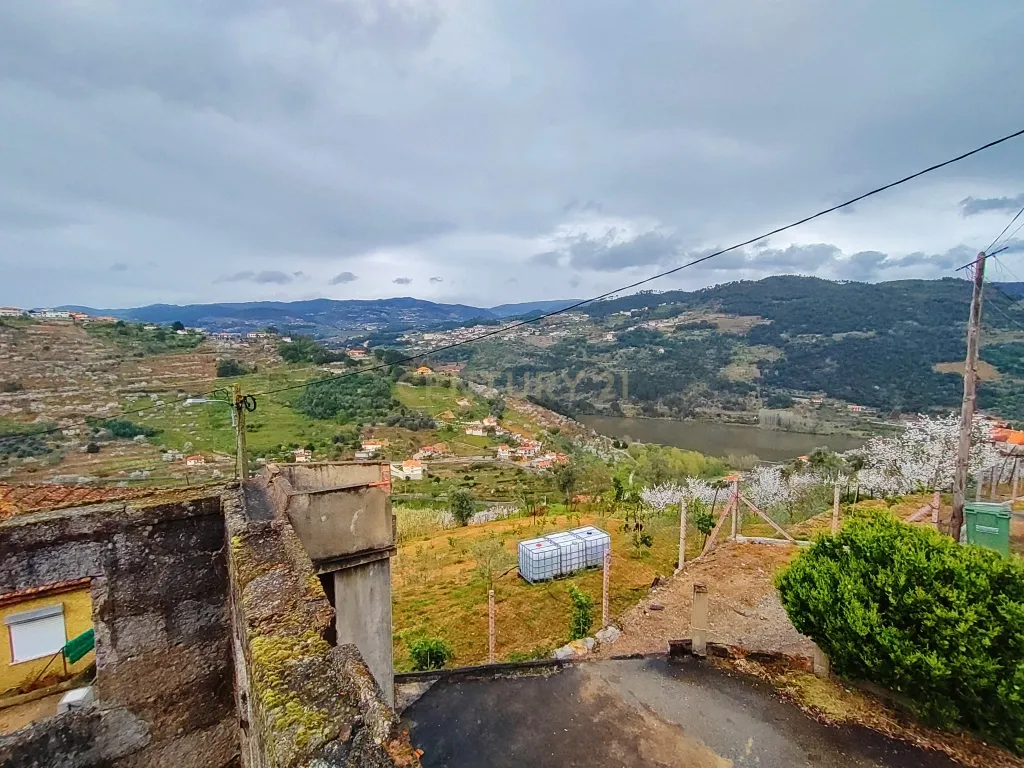Moradia para reconstruir com terreno, refúgio paradisíaco perto da praia fluvial de Porto de Rei, S. Martinho de Mouros, Resende - Image 8