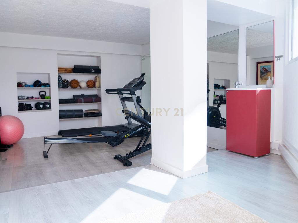 Propriedade com três habitações, piscina aquecida e sauna, num terreno de 10.000 m² - Image 100