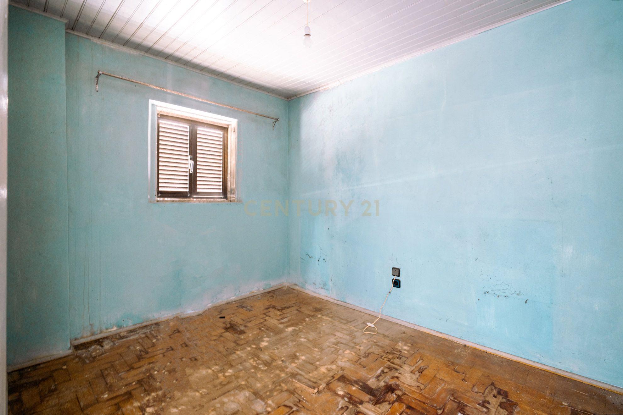 Fotografia 7 de Moradia T7 com Enorme Potencial em Lote Total de 5.611 m²