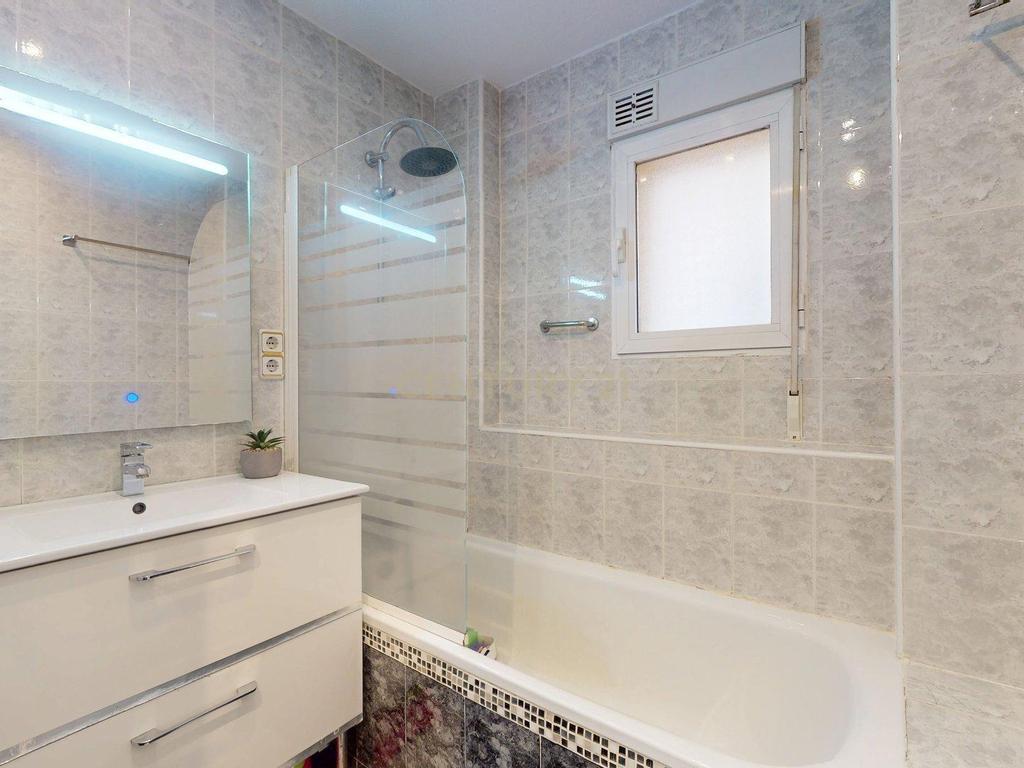 Apartamento Renovado em Alcalá de Henares, Madrid - Image 28