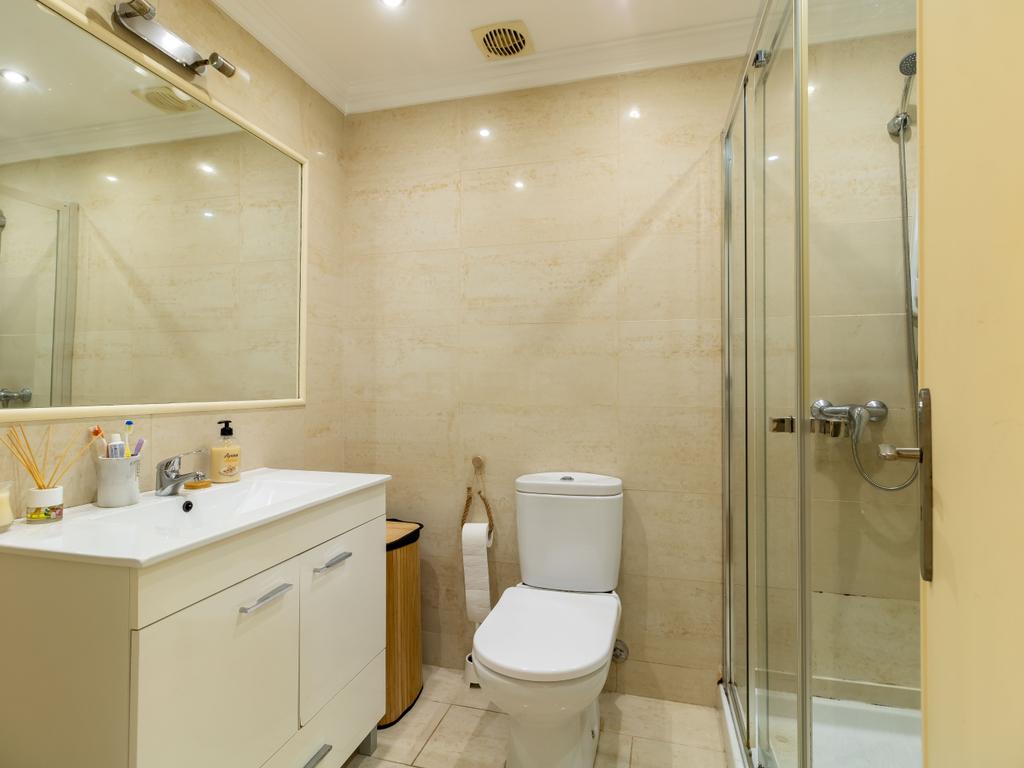 T2 com Excelente Localização em Agualva-Cacém | Ideal para Habitação Própria ou Investimento - Image 8