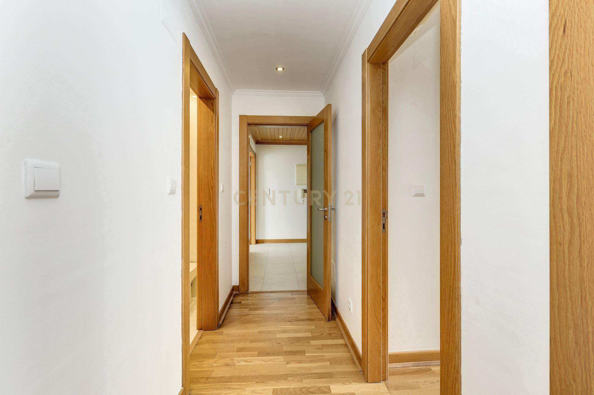 Fotografia 12 de Apartamento T3 na Serra das Brancas, com box de 67m2 e arrecadação.