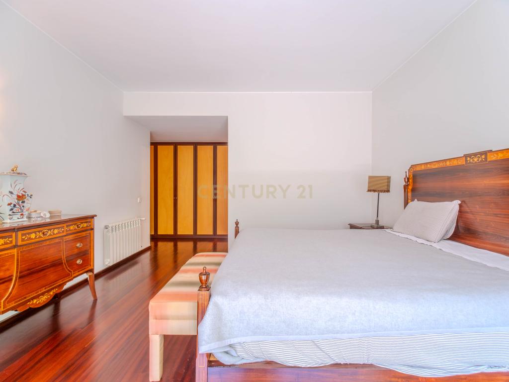 Apartamento T5 na zona do Aviz - Porto - Image 13