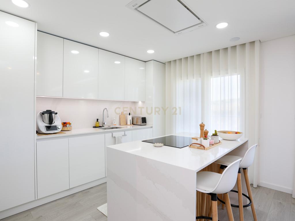 Apartamento T3 Jardins da Anta, Condomínio privado com piscina - Image 5