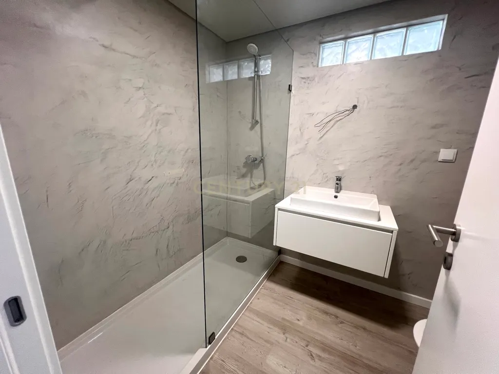 Apartamento T3 no centro de Caldas da Rainha - Image 8
